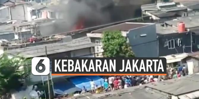 VIDEO: Korsleting Listrik Membakar 6 Rumah Warga Benhil