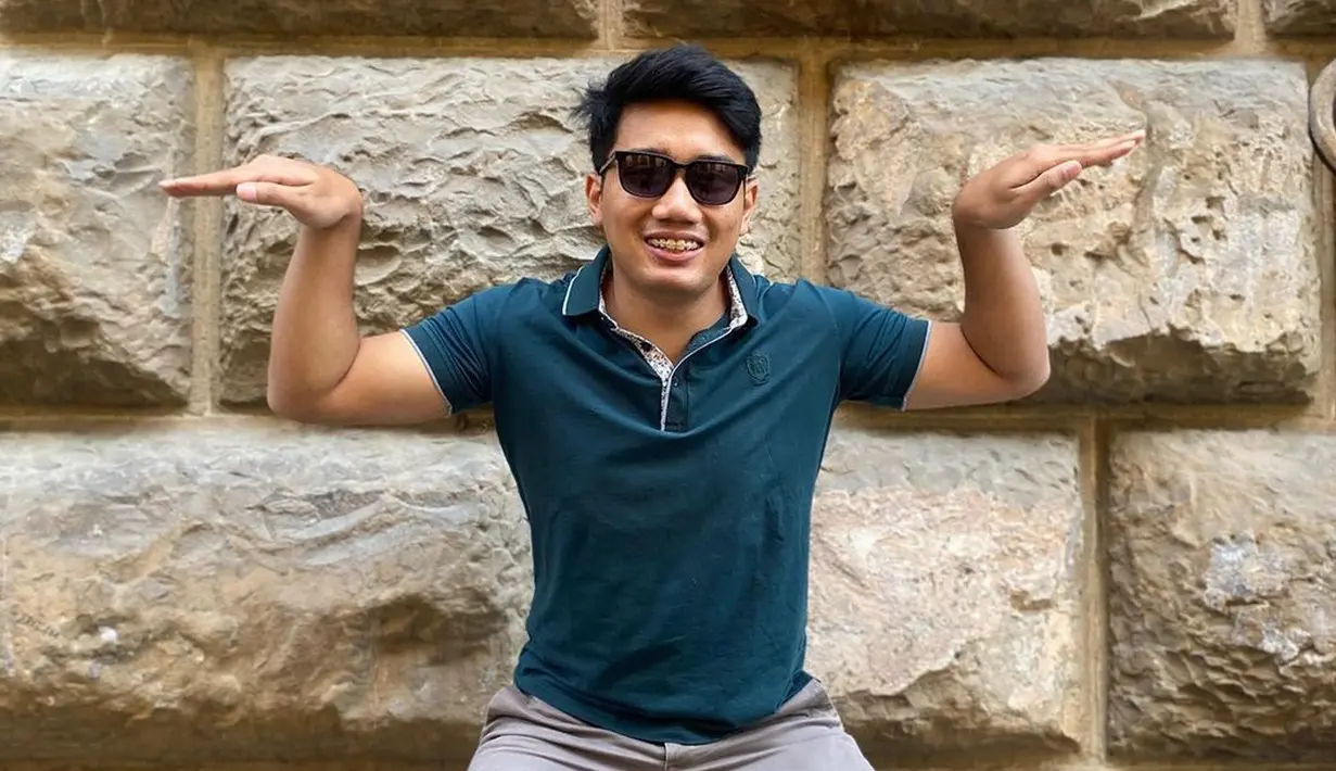 Eril bersama keluarga berada di Swiss dalam rangka melanjutkan pendidikan. Eril berniat mencari beasiswa dan perguruan tinggi tujuan untuk pendidikan S2. (Instagram/ataliapr)