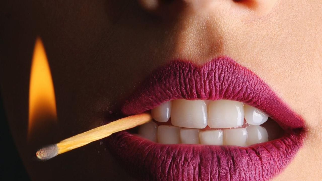 Wanita mana yang tidak ingin memiliki bibir yang sexy ala artis Korea? Nah, karena sensasi seksi tersebut, membuat kepercayaan diri wanita naik 100x lipat menjadi lebih pede.