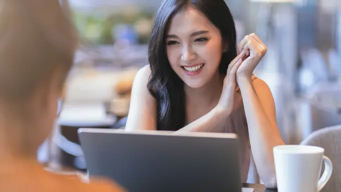 wanita september orang nyaman di dekatmu