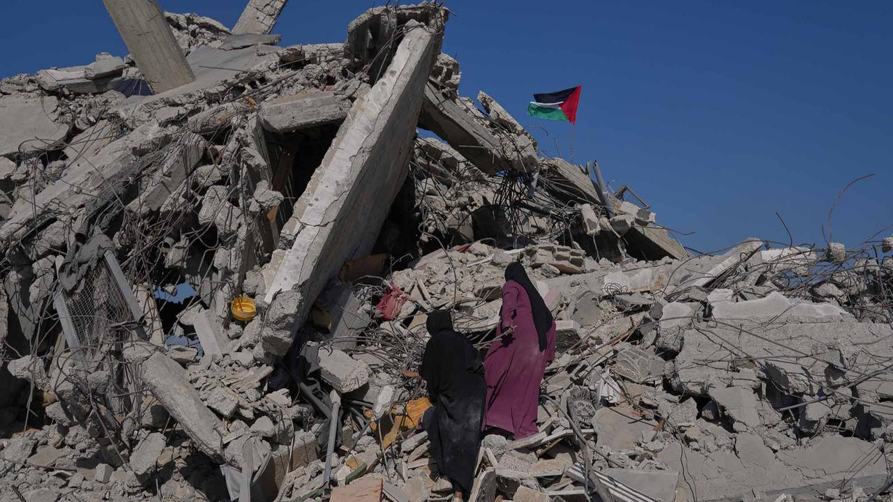 FOTO: Ratusan Ribu Warga Palestina Kembali ke Gaza Usai Gencatan Senjata dengan Israel