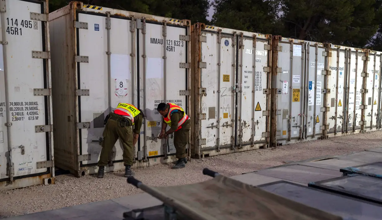 Kelompok hak asasi manusia (HAM) Amnesty International mengecam Inggris. PM Inggris Rishi Sunak dan anggota parlemen senior oposisi Lisa Nandy disebut telah "mengurangi" beratnya pelanggaran HAM Israel di Jalur Gaza. (AP Photo/Petros Giannakouris)