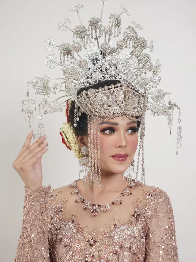 Perpaduan Apik Budaya Arab dan Tionghoa dalam Busana Pengantin Betawi