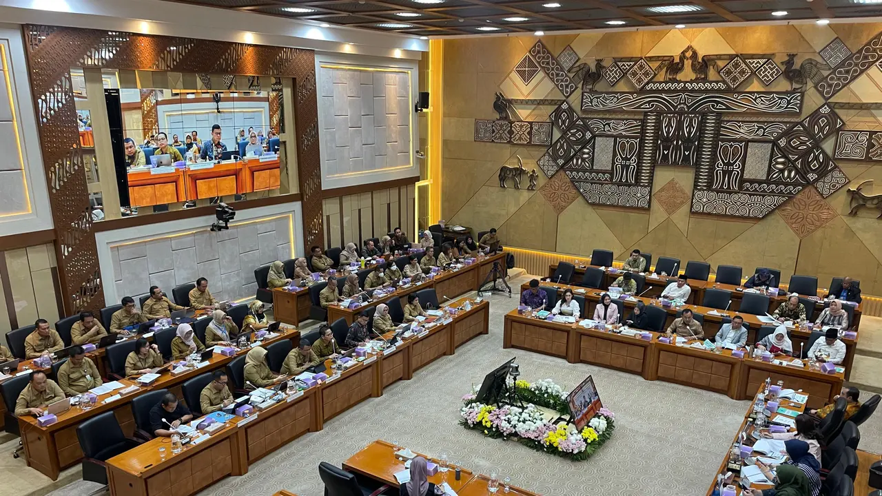Rapat Komisi IX DPR dengan BPOM Soroti Dugaan Anggur Muscat Tercemar Bahan Kimia Berbahaya