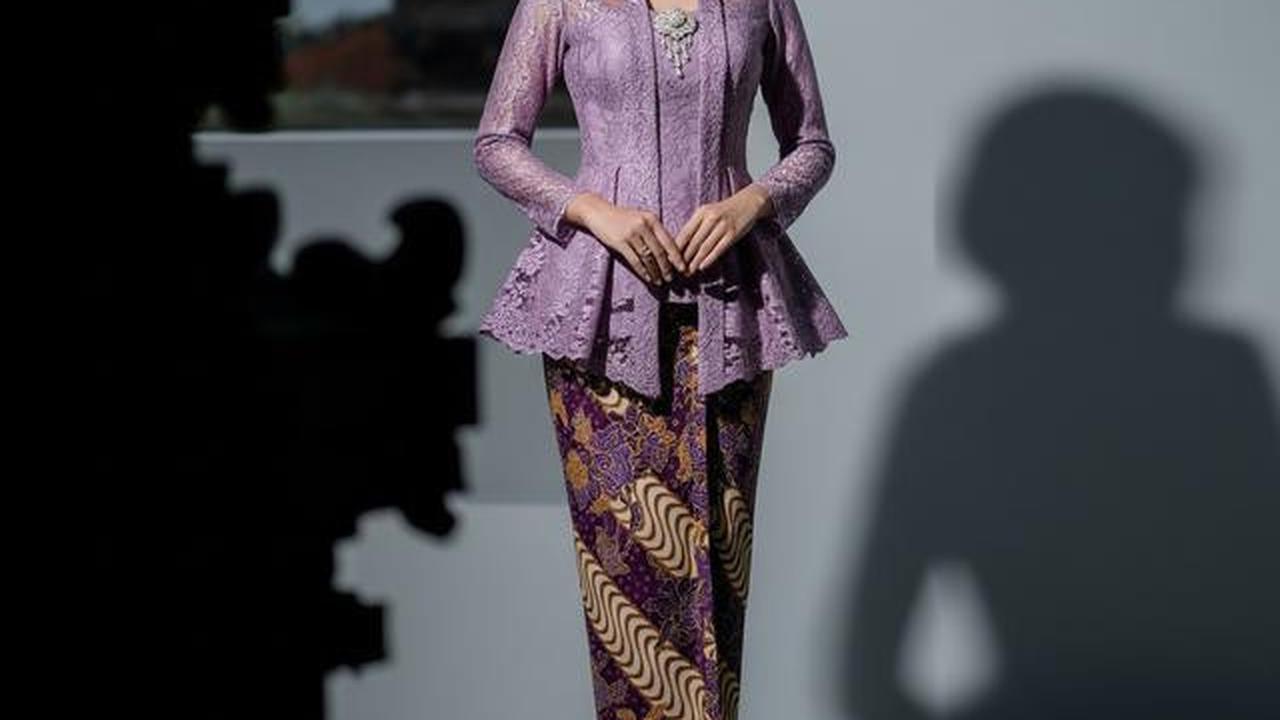 8 Model Kebaya Soft Ungu Terbaru 2026, Gaya Anak Bungsu Tommy Soeharto Curi Perhatian