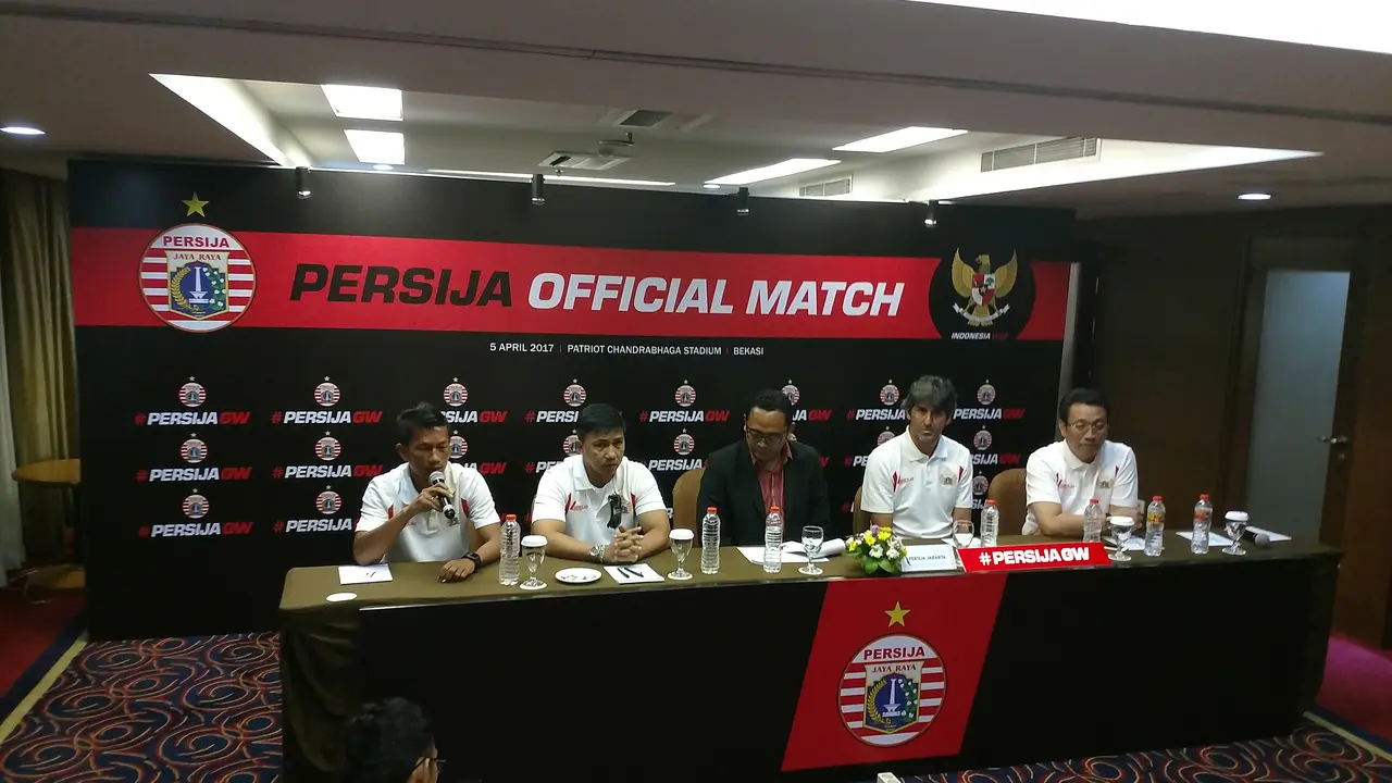 Bek Persija Jakarta, Ismed Sofyan saat jumpa pers jelang Persija Jakarta Vs Timnas Indonesia U22