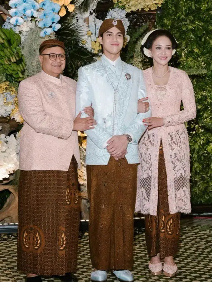 Maia Estianty Curi Perhatian dengan Kebaya Peach dan Jam Miliaran, Beri Pesan Haru untuk Syifa Hadju agar Lebih Sering Memeluk El Rumi