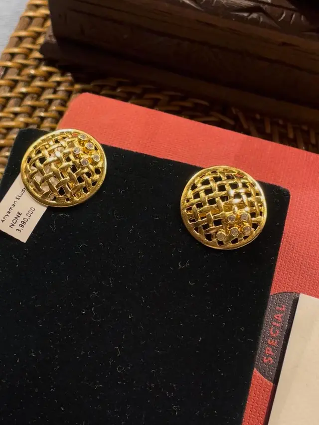 Koleksi Perhiasan Edisi Terbatas Tulola yang Terinspirasi oleh Persona Putri Marino, Dihiasi Aksen Anyaman Penuh Makna