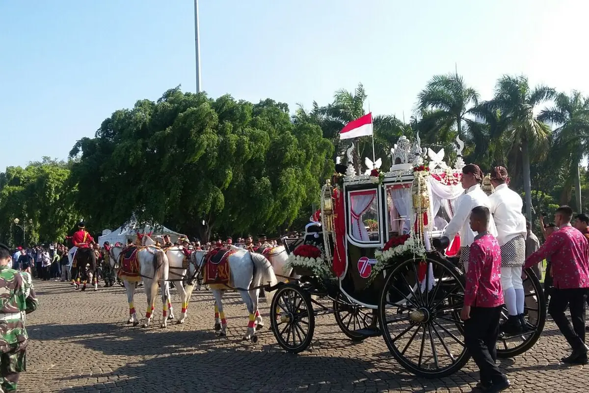 Kirab bendera pusaka