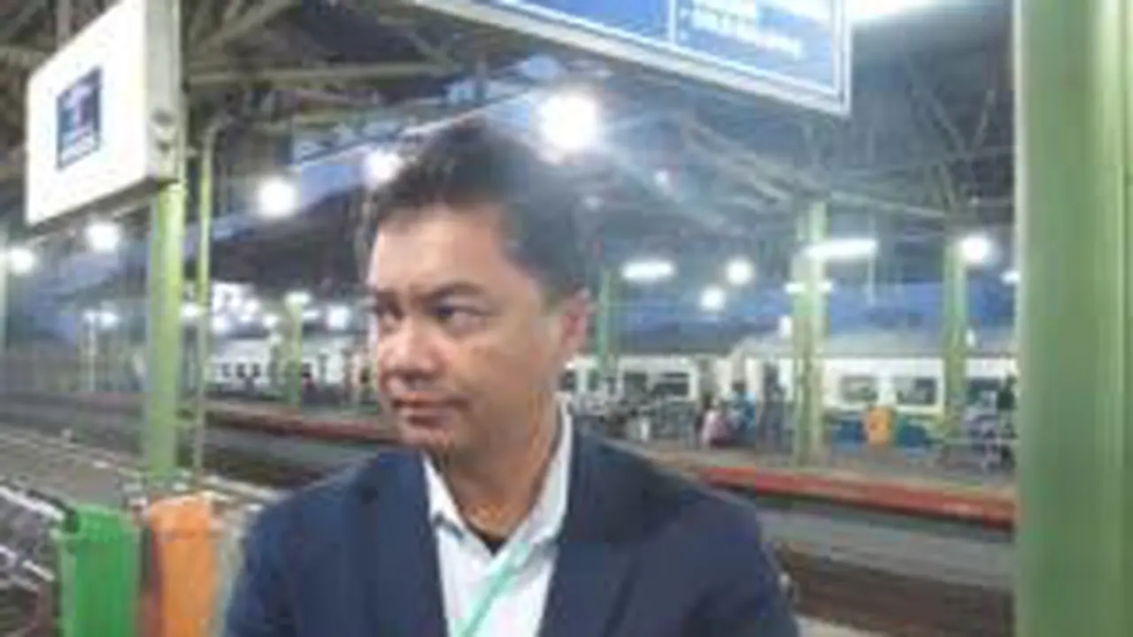  Dino Patti Djalal Kritisi Minimnya Kereta Api di Indonesia