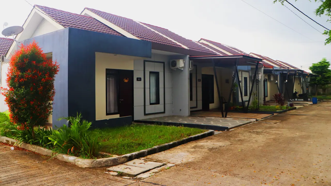 Perumahan Chakra Residence yang terletak di Jalan Perum Mustika Prakarsa Desa Cibalongsari, Klari, Karawang Timur