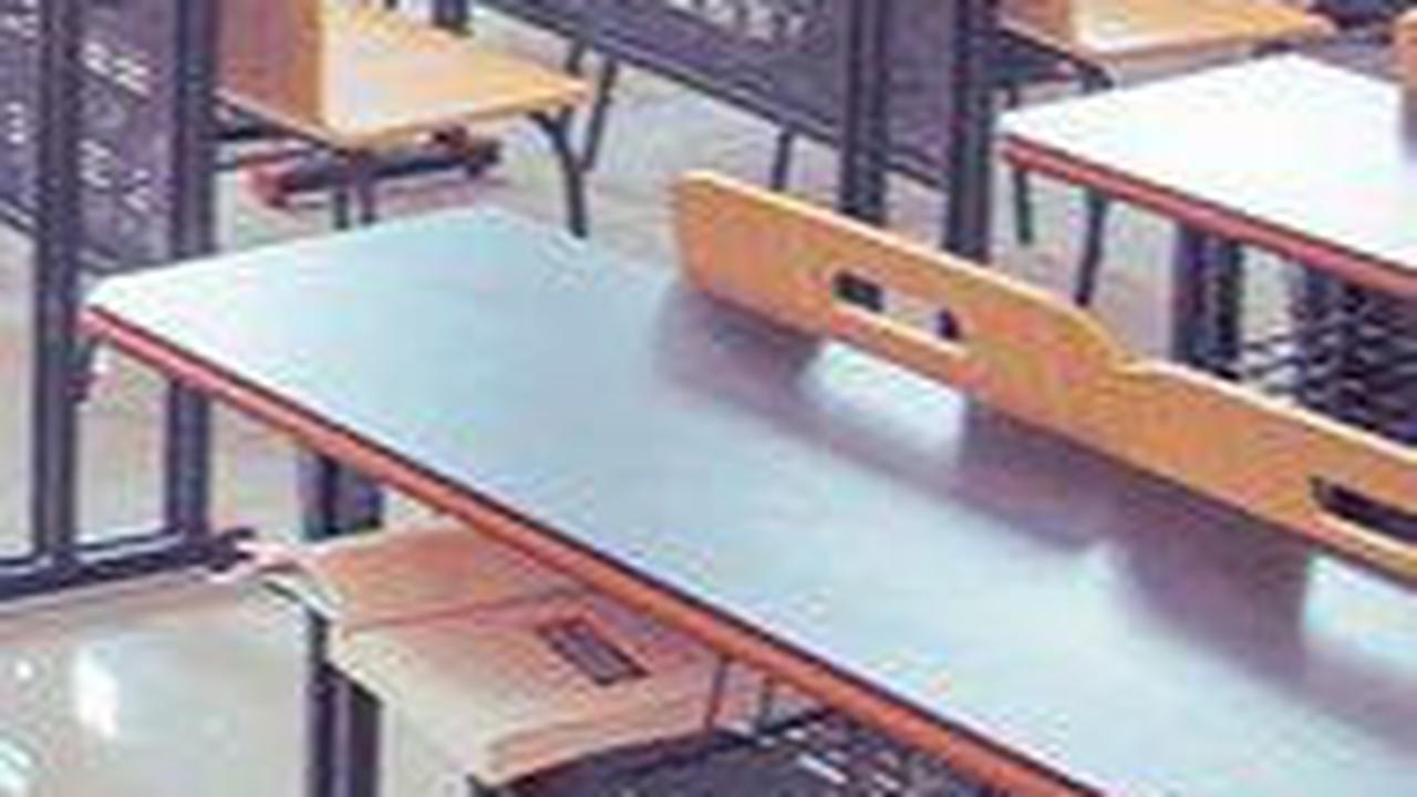 7 Contoh Puisi Perpisahan Sekolah yang Menyentuh Hati & Penuh Nuansa Haru
