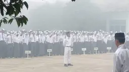 Anak Sekolah di Tengah Kepungan Asap Kebakaran Hutan Kalimantan