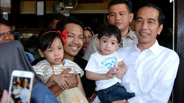Jokowi Libur Akhir Pekan Bermain bersama Cucu