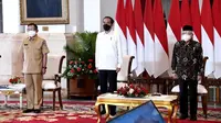 Presiden Joko Widodo dan Wapres Ma’ruf Amien didampingi Mendagri Tito Karnavian pada Pengarahan Presiden Kepada Kepala Daerah di Istana Negara, Rabu (28/4/2021). (Ist)