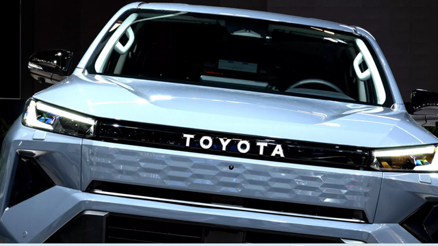 Toyota Hilux Listrik Diperkenalkan, Jarak Tempuh 380 Km di Perkotaan (Carscoops)