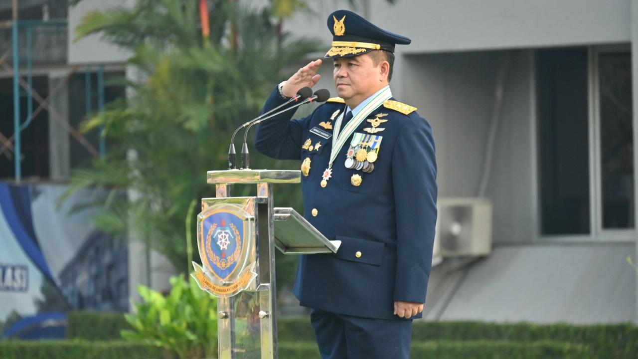Kaskoopsudnas Pimpin Upacara HUT ke-80 RI di Halim Perdanakusuma