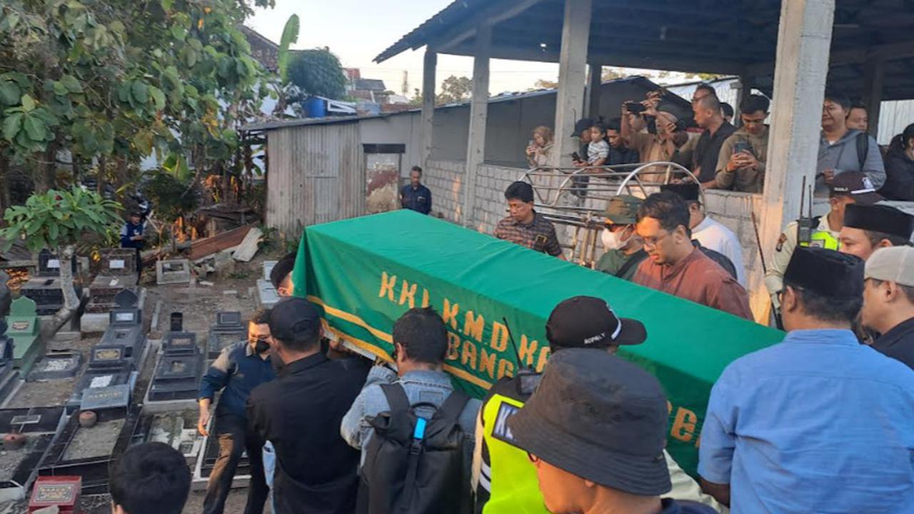 Pemakaman Diplomat Muda Arya Daru