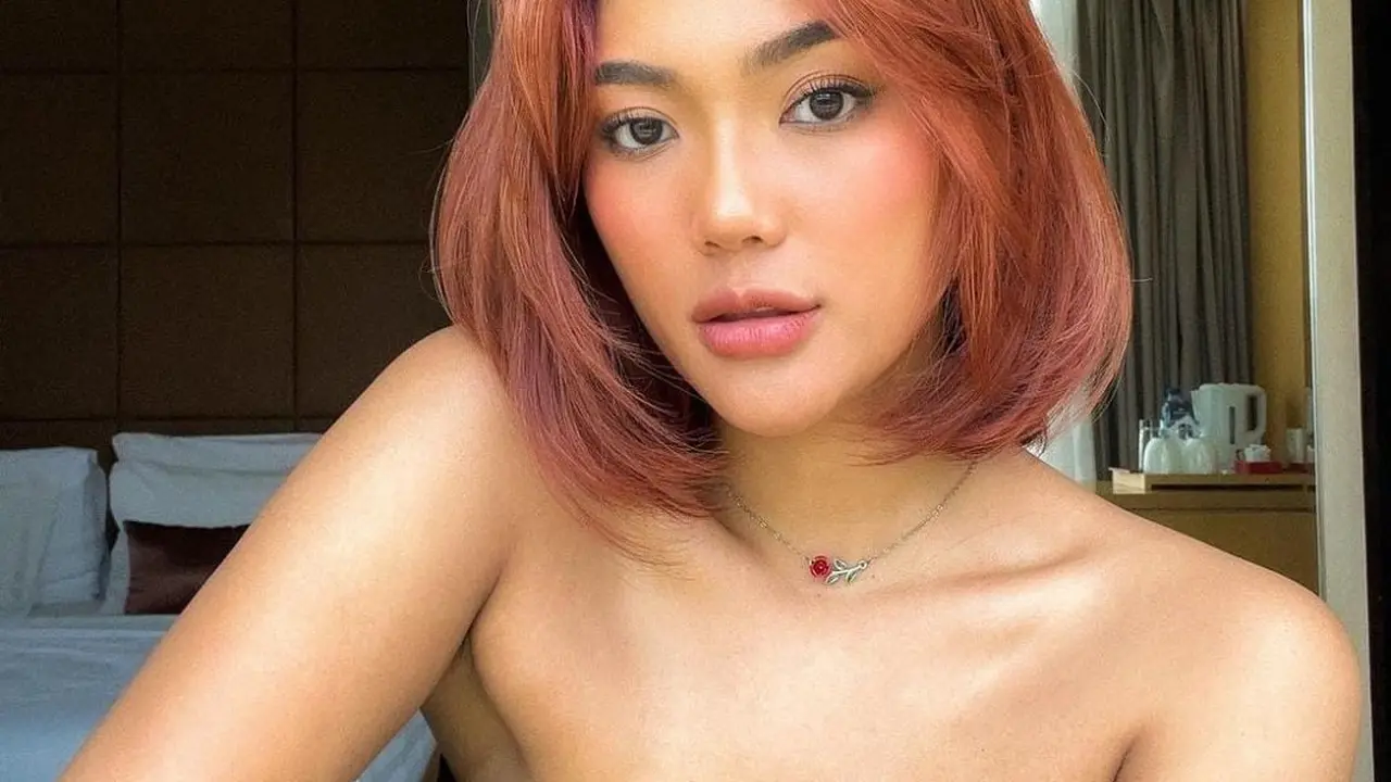 Potret Baru Marion Jola dengan Rambut Merah