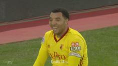 Troy Deeney tersenyum setelah gagal mencetak gol jadi momen lucu bulan Desember. This video is presented by Ballball.