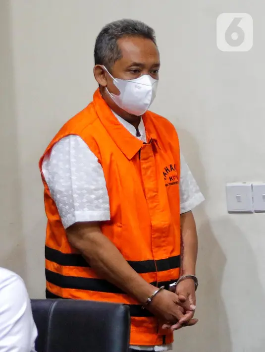 Selain Yana Mulyana, KPK juga menetapkan enam tersangka lainnya, termasuk Kepala Dinas Perhubungan (Kadishub) Pemerintah Kota (Pemkot) Bandung, Dadang Darmawan. (Liputan6.com/Angga Yuniar)