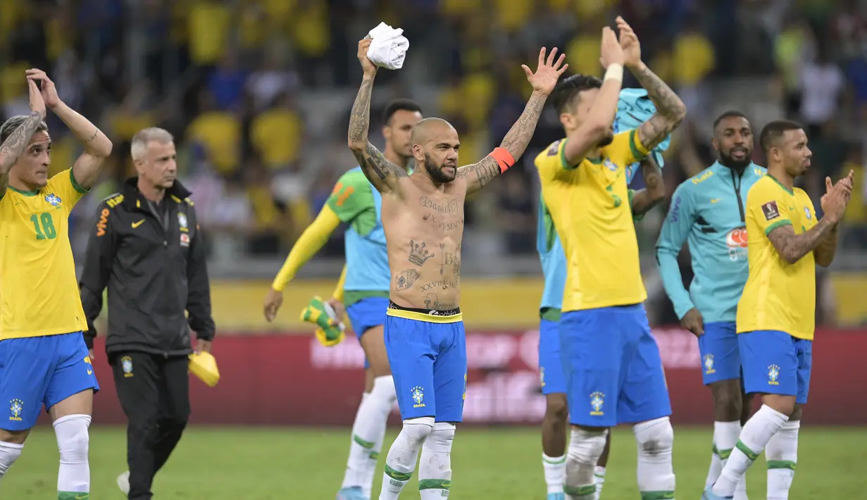 Hingga laga usai, skor 4-0 untuk kemenangan Brasil tidak berubah. Brasil yang sudah dipastikan lolos ke Qatar, masih memimpin klasemen dengan 39 poin dari 15 laga. Tim Samba unggul 4 poin dari Argentina di posisi kedua dari jumlah laga yang sama. (AFP/Douglas Magno)
