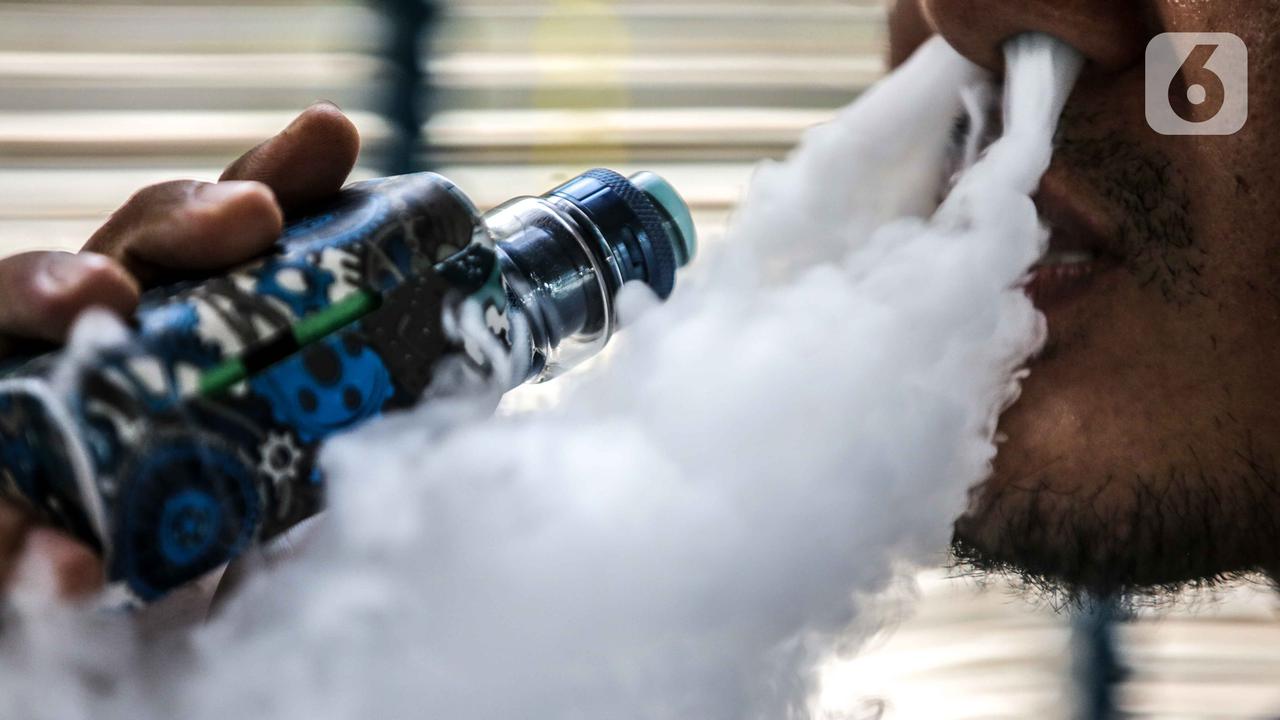 Pemerintah Bakal Larang Penggunaan Rokok Elektrik dan Vape