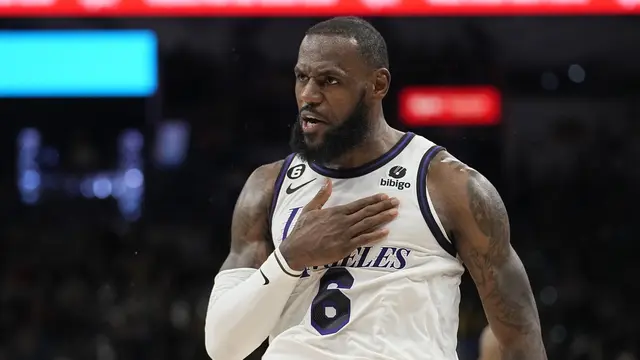 Selebrasi pemain Lakers LeBron James di lanjutan NBA