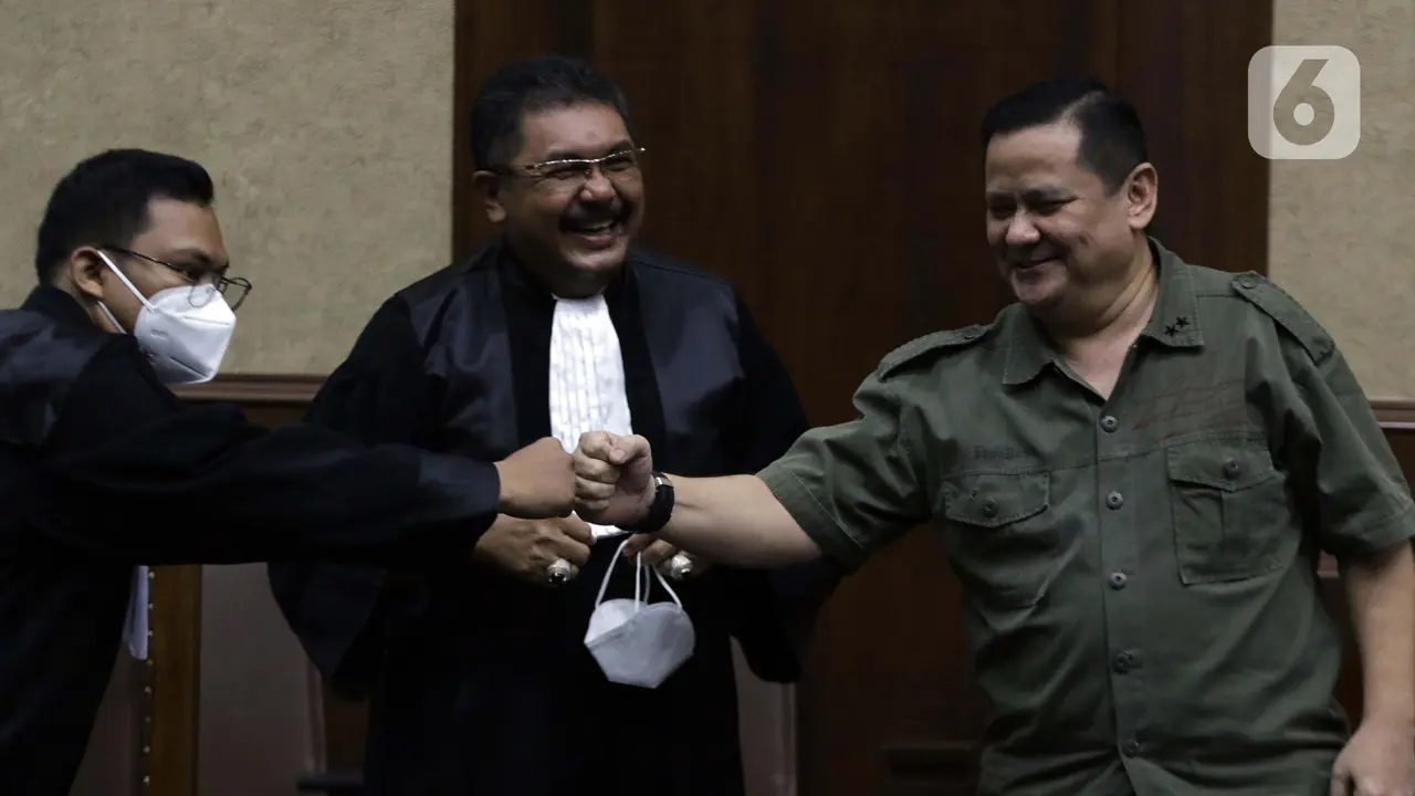 FOTO: Sidang Napoleon Bonaparte Simak Keterangan Terdakwa