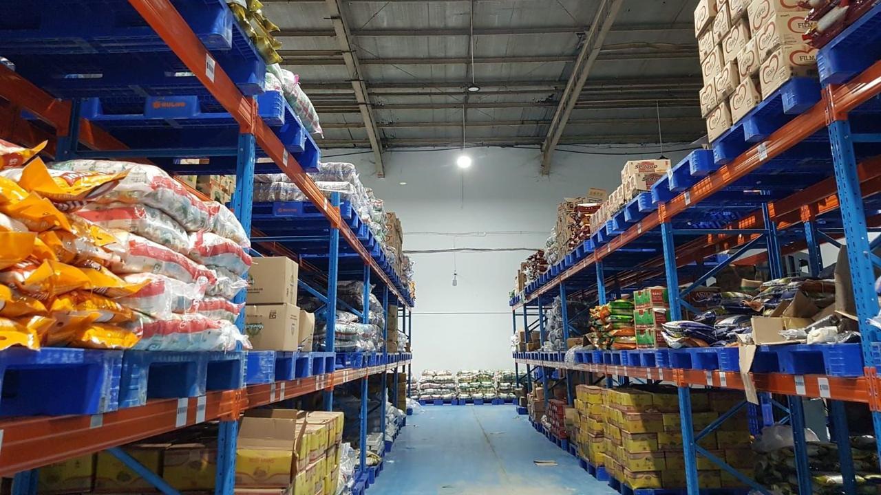Perum Bulog menambah 3 gudang pusat distribusi untuk e-commerce iPangananDotCom di tiga kota, yang berlokasi di Bogor, Tangerang dan Karawang. (Dok Bulog)