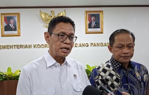 Wakil Menteri Energi dan Sumber Daya Mineral (ESDM), Yuliot Tanjung di Kantor Kemenko Bidang Pangan, Jakarta, Rabu (17/12/2025). (Liputan6.com/Arief)