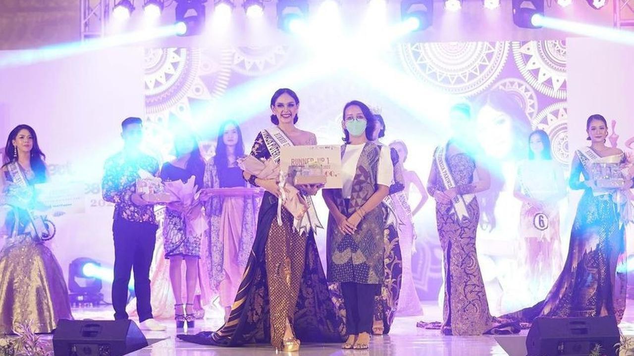 Shania Binti Mahir Hamdun melangkah ke level lebih tinggi dengan menempati posisi Top 3 Puteri Indonesia Yogyakarta pada tahun 2019, dan kemudian menjadi Runner Up 1 Puteri Indonesia Yogyakarta di tahun 2020.<br>