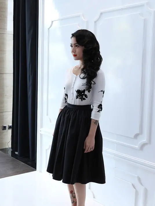 Kini L'oreal Paris meluncurkan enam lipstik bernuansa merah yang dipilih oleh para brand ambassador. (Galih W Satria/Bintang.com)  