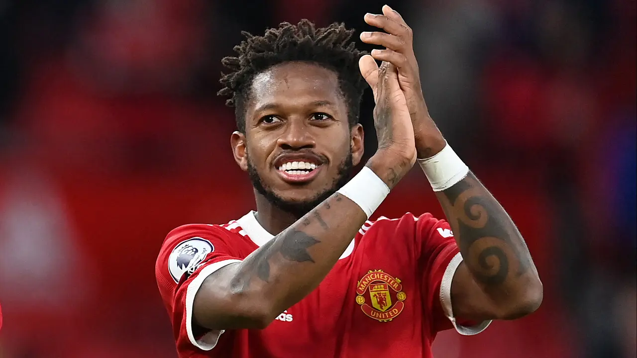 Foto: Sore Syahdu di Markas Manchester United Milik Fred dan Ralf Rangnick