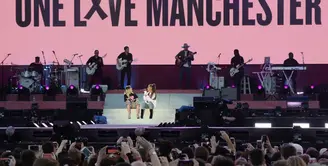 Ariana Grande akhirnya kembali ke Manchester untuk menunaikan janjinya. Pasca ledakan bom beberapa waktu lalu setelah konsernya berlangsung, Ariana berjanji untuk datang kembali  ke Manchester untuk membantu para korban. (AFP/Bintang.com)