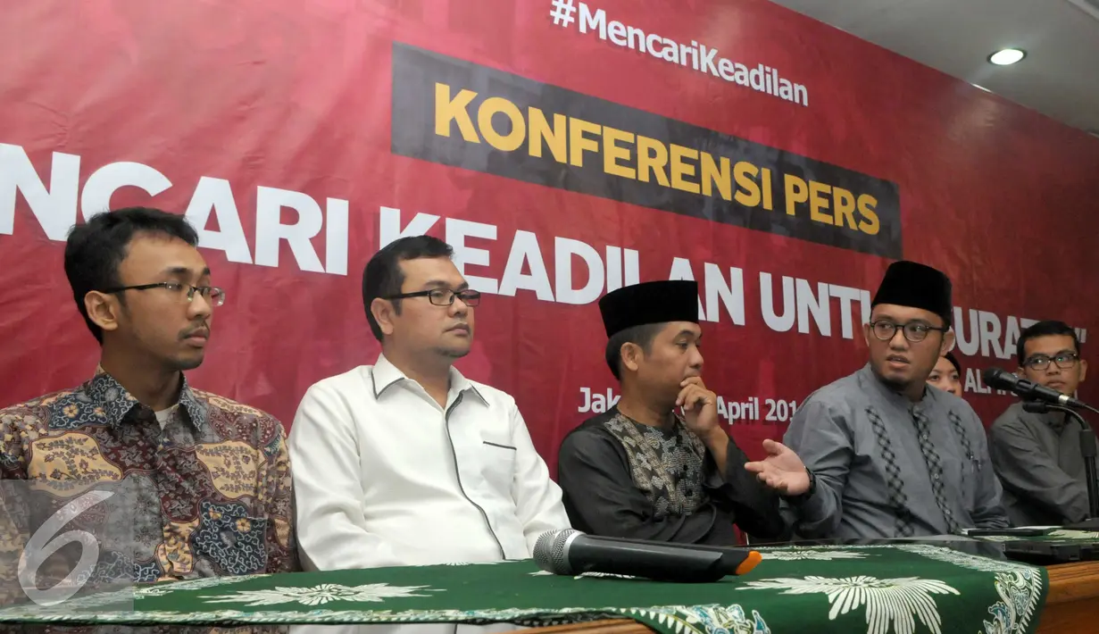 Koalisi Masyarakat Sipil untuk Keadilan menyatakan akan mengadvokasi keluhan Suratmi dan akan mencari keadilan untuk istri Siyono itu saat konferensi pers di kantor PP Muhammadiyah, Jakarta Pusat, Jumat (1/3). (Liputan6.com/Helmi Afandi)