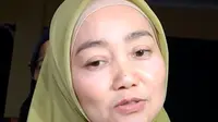 Ibunda Chandrika Chika, Poppy Putri, membantah kabar anaknya datang ke hotel di Jakarta Selatan untuk pesta narkoba bersama sesama teman selebgram. (Foto: Dok. YouTube Intens Investigasi)