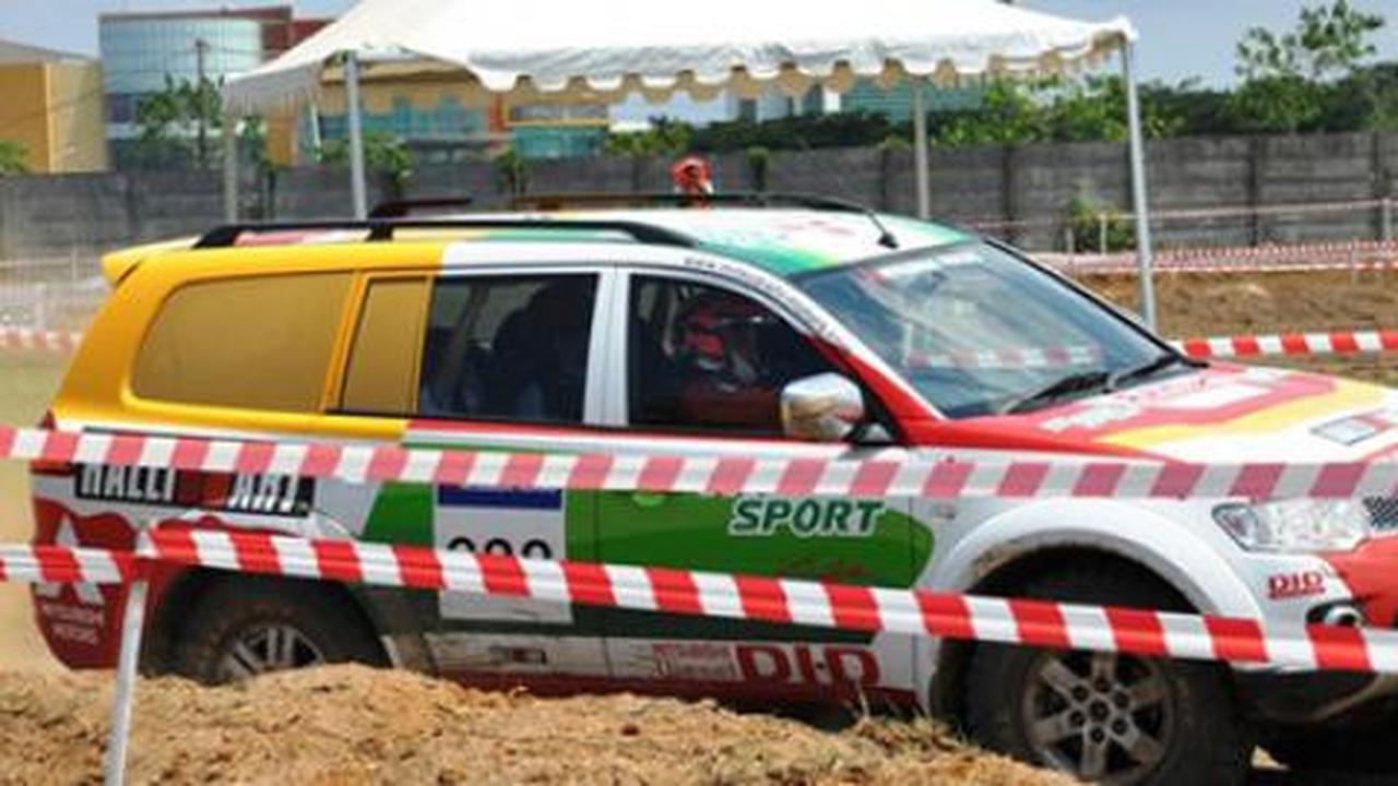 Keluarga Pajero Sport bersama pereli nasional libas trek offroad