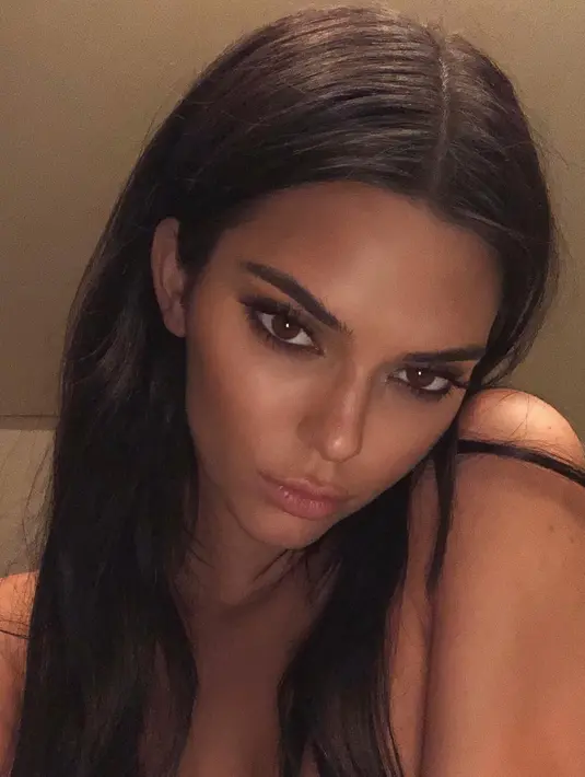 Dilansir dari AceShowbiz, Kenadll Jenner sendiri pernah mengatakan bahwa ia sudah siap dengan segala macam kritik. (instagram/kendalljenner)