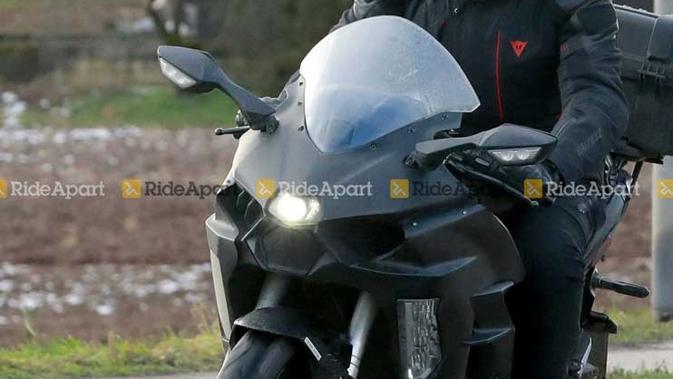 Sistem radar disematkan di bawah lampu depan (rideapart)