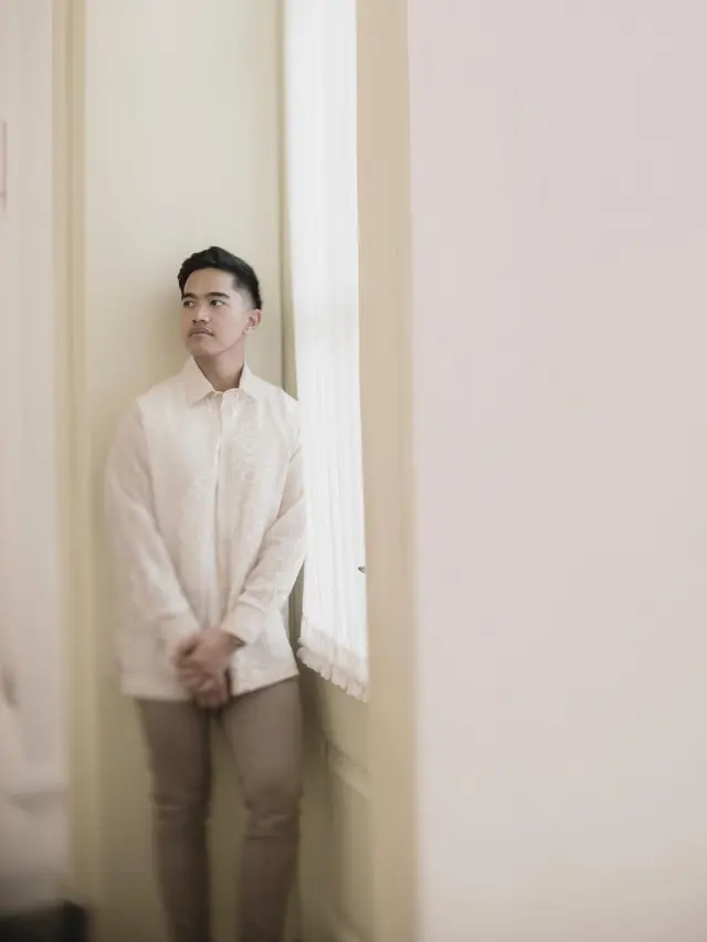 8 Potret Prewedding Kaesang Pangarep dan Erina Gudono, Kompak Pakai Baju Serba Putih hingga Jersey