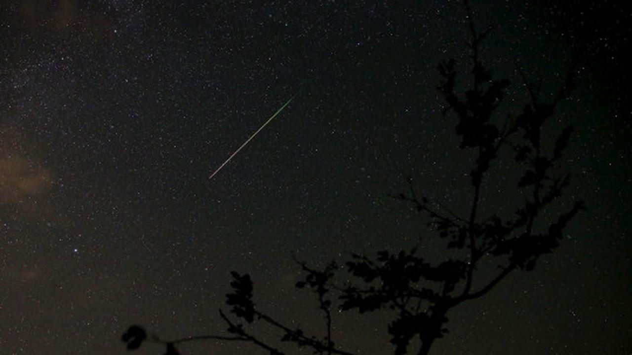 Menyaksikan keindahan fenomena hujan meteor Perseid