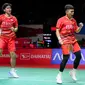 Selebrasi ganda putra Indonesia, Leo Rolly Carnando/Daniel Marthin setelah meraih angka saat menghadapi pasangan Denmark, Daniel Lundgaard/Mads Vestergaard pada babak perempatfinal Daihatsu Indonesia Masters 2024 di Istora Senayan, Jakarta, Jumat (26/1/2024). Leo/Daniel menang dua game langsung dengan skor 21-14, 21-12. (Bola.com/Bagaskara Lazuardi)