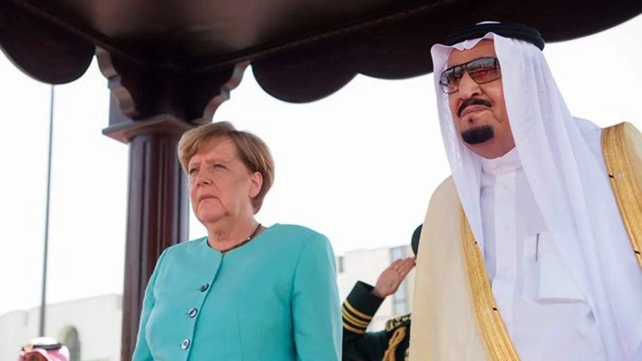 Kanselir Jerman Angela Merkel bertemu dengan Raja Salman di Saudi Arabia (Saudi Press Agency via AP)