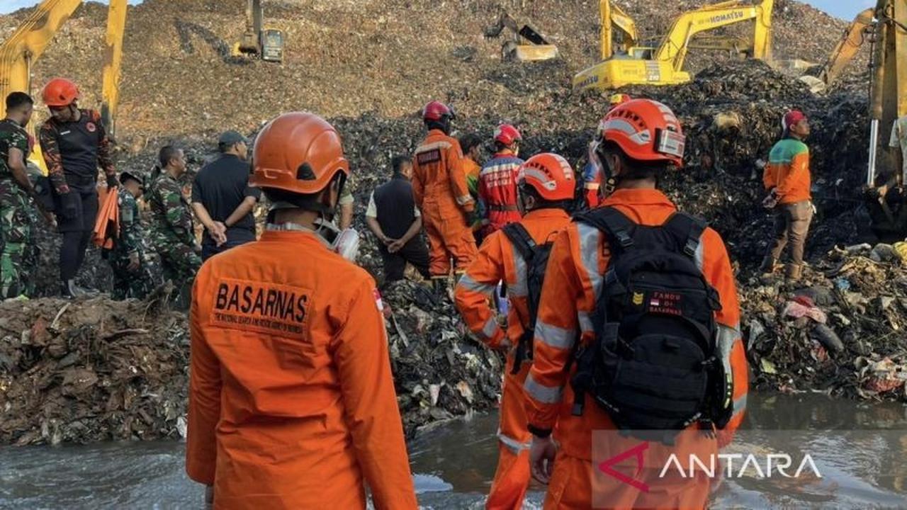 Longsor Sampah Bantargebang Renggut Tiga Nyawa, Basarnas Terus Lakukan Pendataan Korban