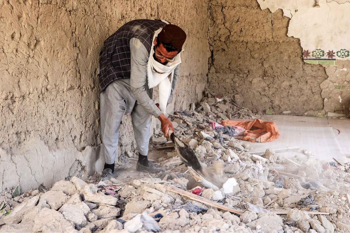 FOTO: Duka di Perbatasan, Serangan Udara Pakistan Renggut 10 Nyawa di Afghanistan
