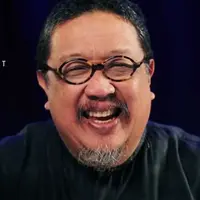 Didi Petet dikenal dengan perannya sebagai Emon dalam film Catatan si Boy. (via Youtube.com)