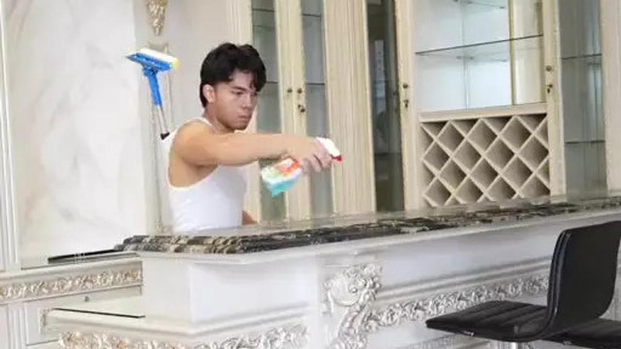 Rumah Rp120 Miliar, 6 Potret Dapur Saaih Halilintar - Mewah Bak di Kerajaan & Mini Bar Berlapis Marmer
