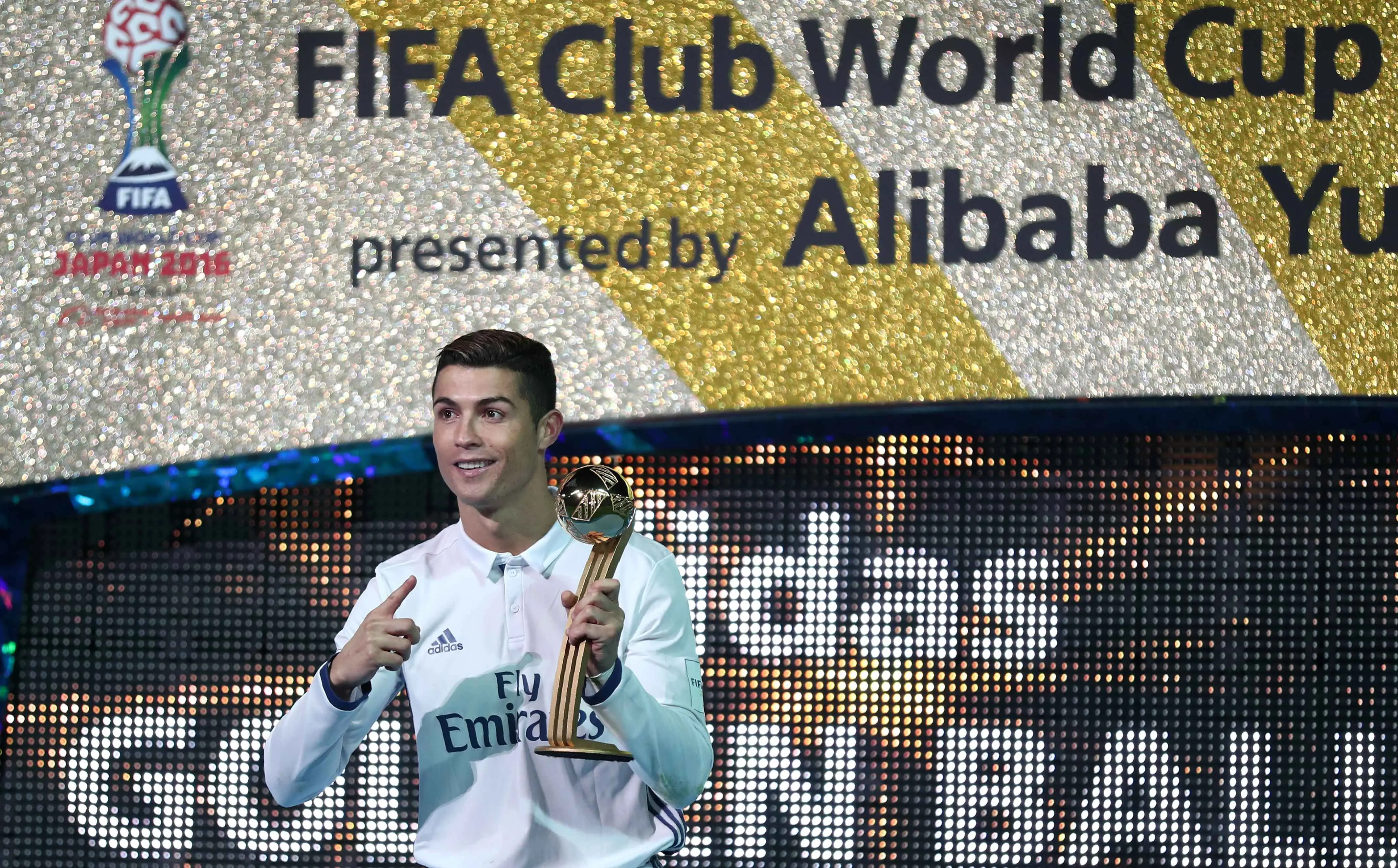Cristiano Ronaldo mengantarkan Real Madrid meraih gelar Piala Dunia Antarklub. (AFP/Behrouz Mehri)