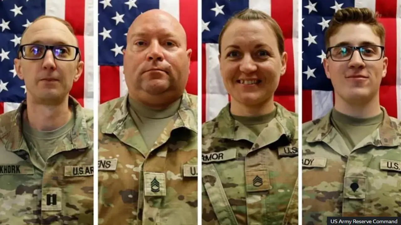 Dari kiri ke kanan: Kapten Cody Khork, Sersan Kelas Satu Noah Tietjens, Sersan Kelas Satu Nicole Amor dan Sersan Declan Coady - dua anggota militer lainnya yang belum diidentifikasi juga tewas dalam serangan di Kuwait.